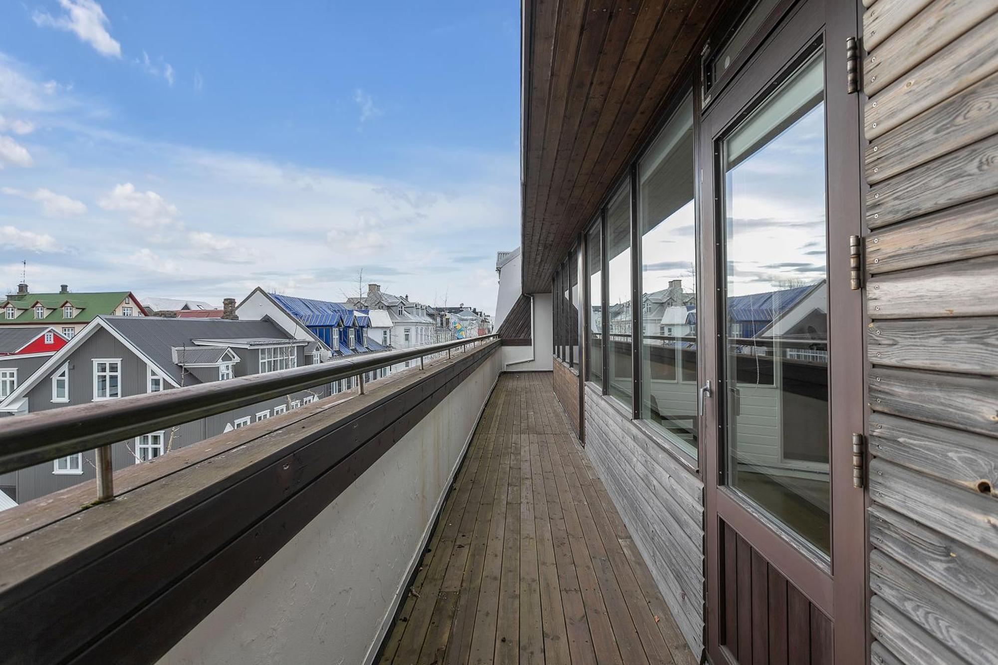 Penthouse Apt On The Shopping Street-Free Parking Reykjavik Exterior photo